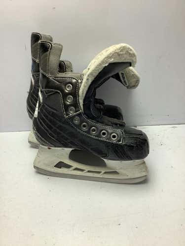 Used Bauer Nexus 5000 Junior 01 D - R Regular Ice Hockey Skates