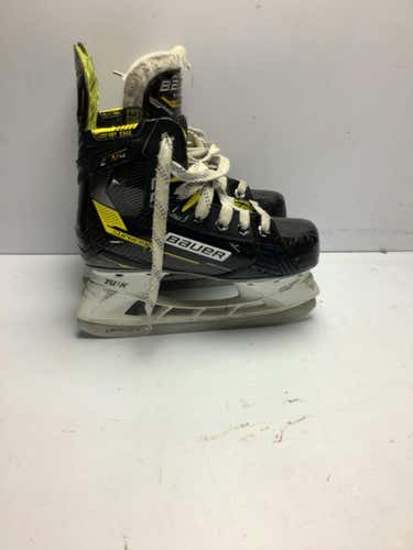 Used Bauer Supreme M4 Junior 03.5 D - R Regular Ice Hockey Skates