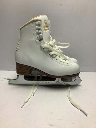 Used Jackson Mystique Senior 4 Women's Figure Skates