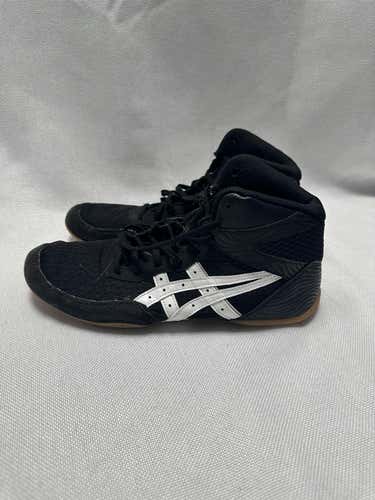 Used Asics Senior 8 Wrestling Shoes