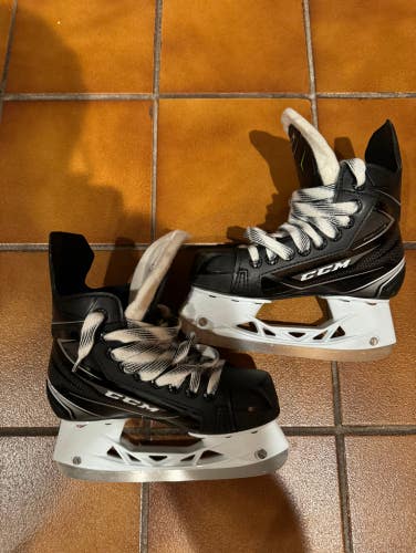 Used Junior CCM RibCor 74K Hockey Skates Regular Width Size 1