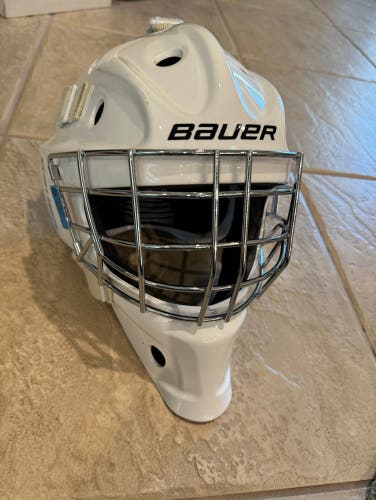 Bauer 930 Goalie Mask - Barely used