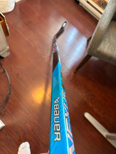 New Senior Bauer Right Handed P28  Nexus Sync Hockey Stick