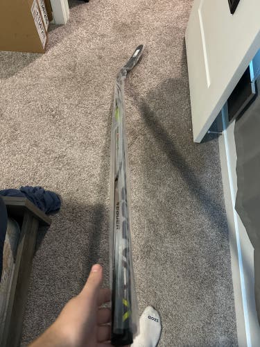 New Senior Bauer Right Handed P88  Vapor Hyperlite 2 Hockey Stick
