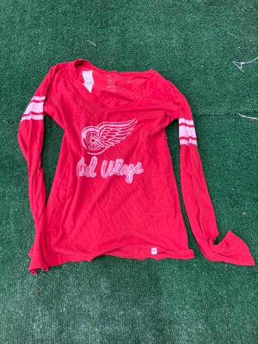 Women's Medium Detroit Red Wings Long Sleeve Shirt