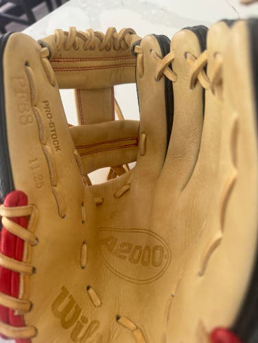 Used  Infield 11.25" A2000 Baseball Glove