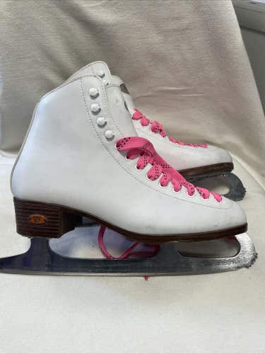 Women’s Adult Size 8 Riedell Figure Skates