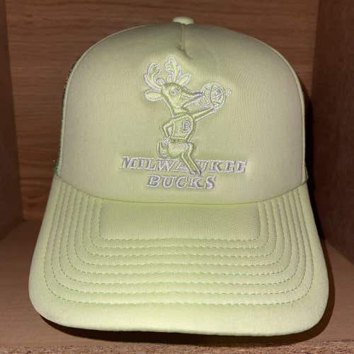 Men's Mitchell & Ness Green NBA Milwaukee Bucks Pastel Trucker HWC Snapback