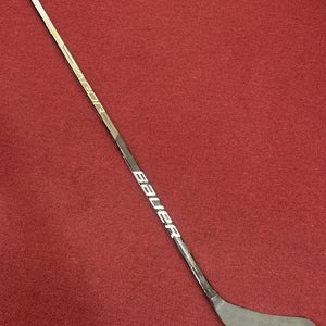 New Bauer Left Hand P28M Pro Stock Vapor Hyperlite Hockey Stick Item#WM28P