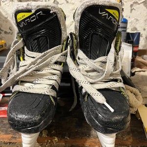 Bauer Vapor 3x Ice Hockey Skate Size 2.5 Junior