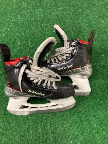 Used Intermediate Bauer Vapor 3X Hockey Skates Size 4.5