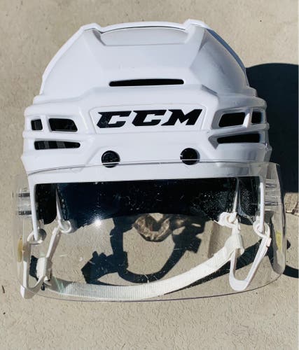 Medium CCM Super Tacks X Helmet