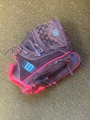 Wilson Fast Pitch Glove (80075)