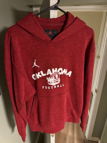 Oklahoma Sooners Jordan travel hoodie