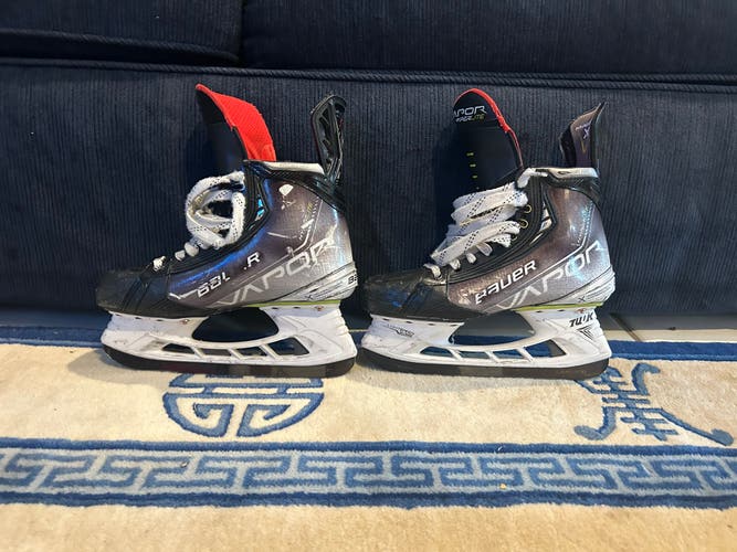 Bauer Vapor Hyperlite Skates