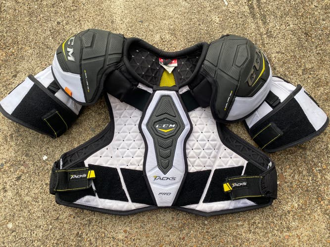 CCM Tacks PRO Pro Stock Shoulder Pads Large 82753