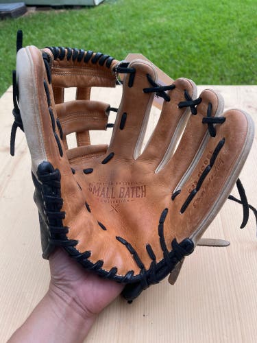 Brown Used Easton Small batch Right Hand Throw Baseball Glove 12.5"