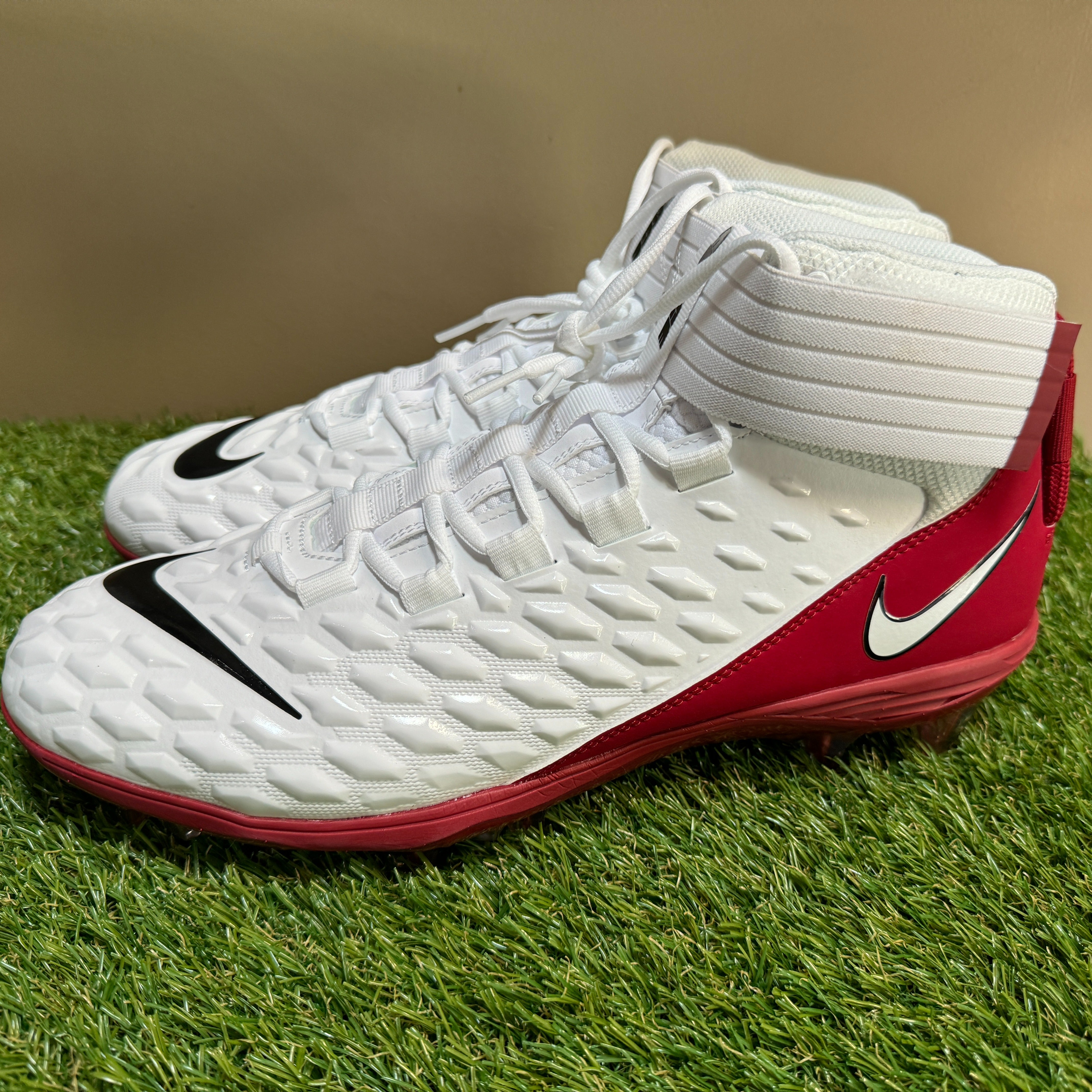 Size 15 Nike Force Savage Pro 2 Shark Ohio State PE Football Cleats White Red Nike Jordan Force Savage Elite 2 Shark Oklahoma OU Football  main image 2