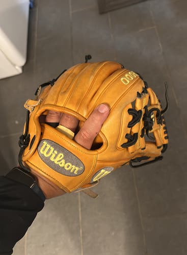 Used  Infield 11.5" A2000 Baseball Glove