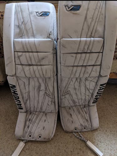 Used 34" Vaughn Velocity V9 Pro Carbon Goalie Leg Pads