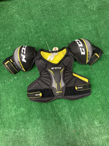 Used Large Junior CCM Tacks 9040 Shoulder Pads