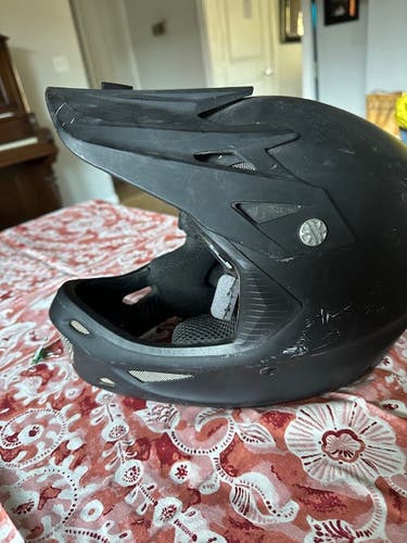 Specialized Dissident Helmet, small