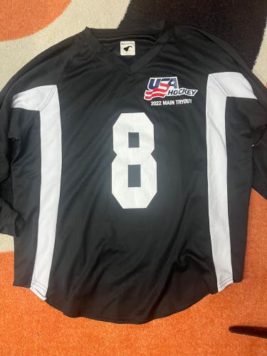 Black USA #8 Used Large  Jersey