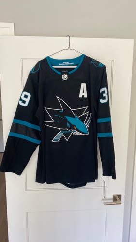 San Jose Sharks NWT Logan Couture NHL Hockey Jersey