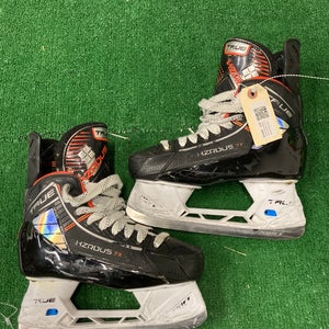 True HZRDUS 7X Hockey Skates | Intermediate 5.5 (Regular)