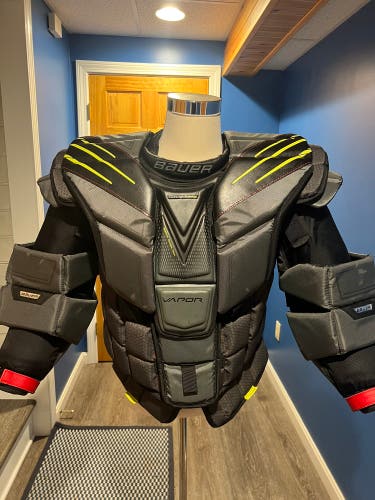 Bauer Hyperlite Goalie Chest Protector Medium Used 1x