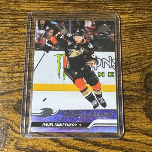 Pavel Mintyukov Anaheim Ducks 2023-24 Upper Deck Young Guns Rookie #488