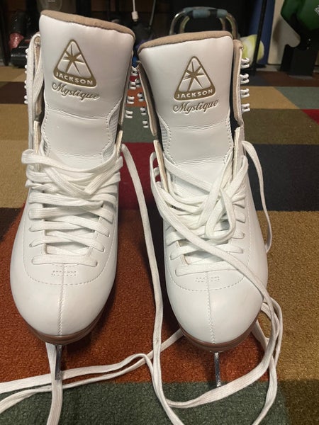 Figure Skates - Women’s Skates. Jackson Mystique