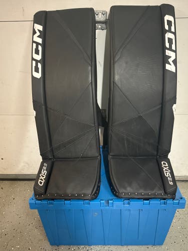 CCM AXIS 2.9 GOALIE PADS
