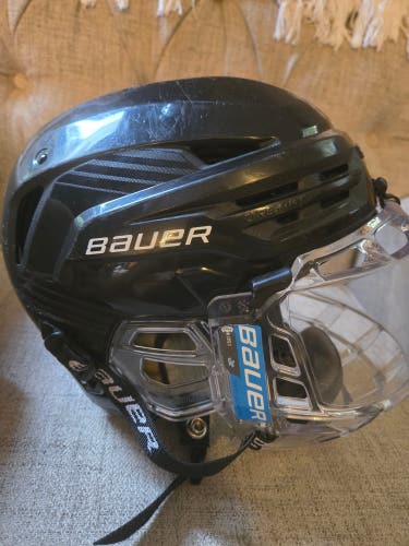 Used Small Bauer Re-Akt 85 Helmet