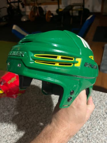 Sr Hockey Helmet