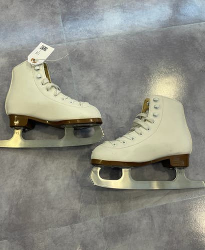 Used Youth DBX Classic Figure Skates - Size: 13.0K