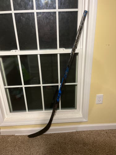 Bauer Nexus 1n left hand Intermediate hockey stick