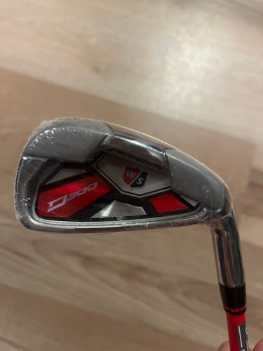 New Men's Wilson Right Handed Regular Flex Graphite Shaft D300 Iron Set