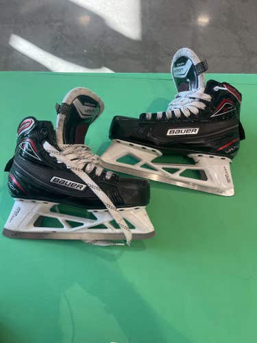 Used Senior Bauer Vapor X700 Hockey Goalie Skates Regular Width Size 6.5