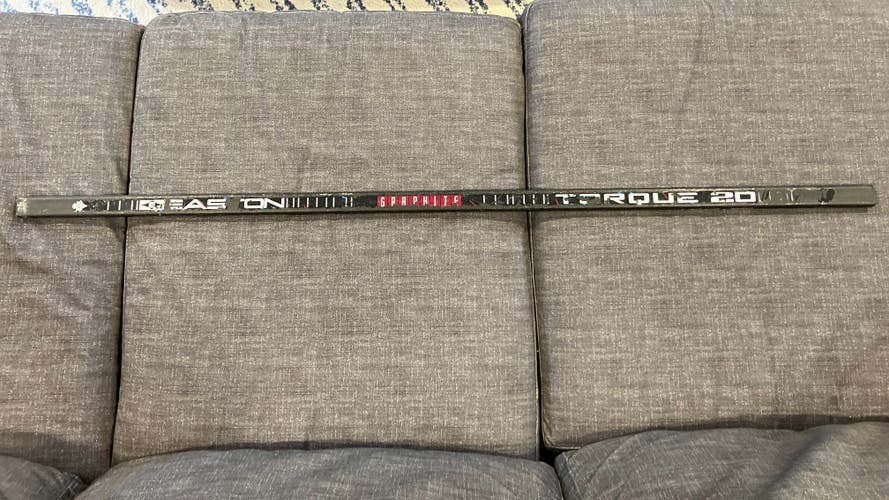 Used Easton Torque  20 Graphite Hockey Shaft Vintage Rare Uncut