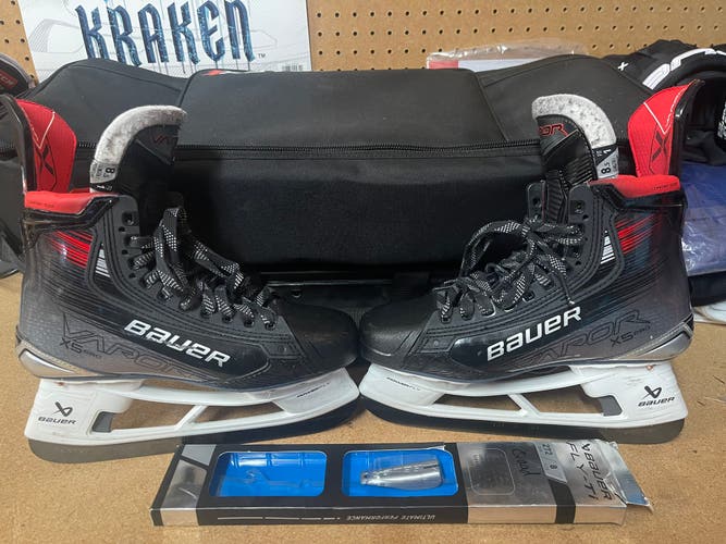 Senior Bauer  8.5 Vapor X5 Pro Hockey Skates W/ Fly TI Steel