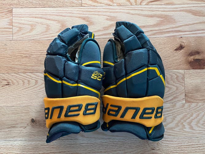 Pro Stock Bauer 2s Pro Hockey Gloves Vermont Catamounts 13