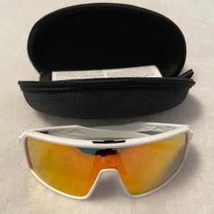 Brand New Oakley Sutro Sunglasses White With Case