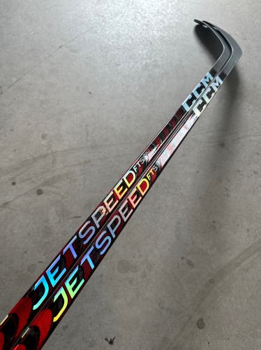 2 PACK NCAA New Intermediate CCM Right Handed 65 Flex P28 Pro Stock Jetspeed FT5 Pro Hockey Stick