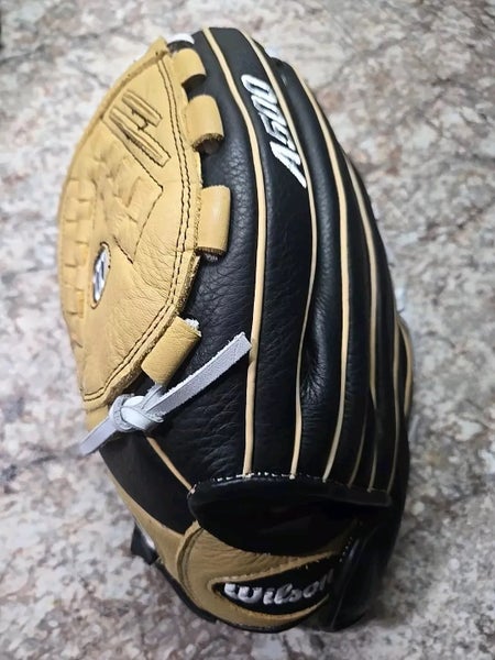 New 2023 Left Hand Throw Wilson Infield A500 Softball Glove 12.5"
