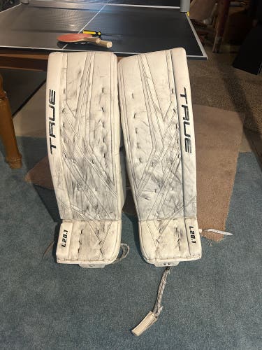 True 20.1 goalie pads