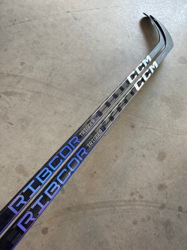 2 PACK NCAA New Senior CCM Right Handed 85 Flex P29 Pro Stock RibCor Trigger 7 Pro Hockey Stick