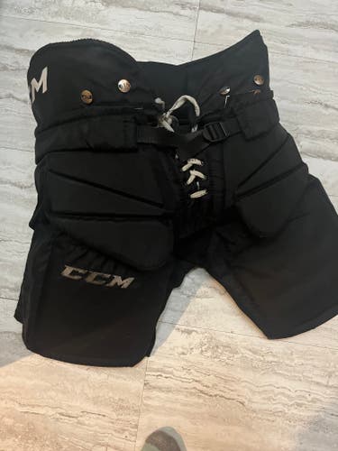 Used Intermediate Small CCM HPG577 Hockey Goalie Pants