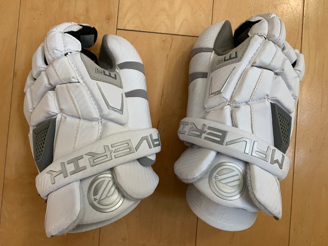 Used Goalie Maverik Max Goalie Lacrosse Gloves Large
