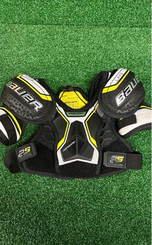 Bauer Supreme 2S Pro Hockey Shoulder Pads Youth Medium (M)